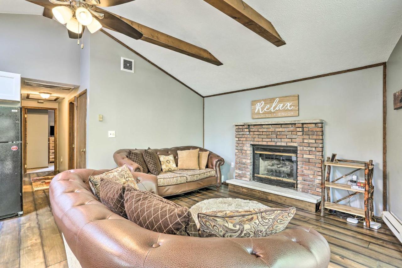 Pocono With Fire Pit, Walk To And Beach! * Pocono Lake