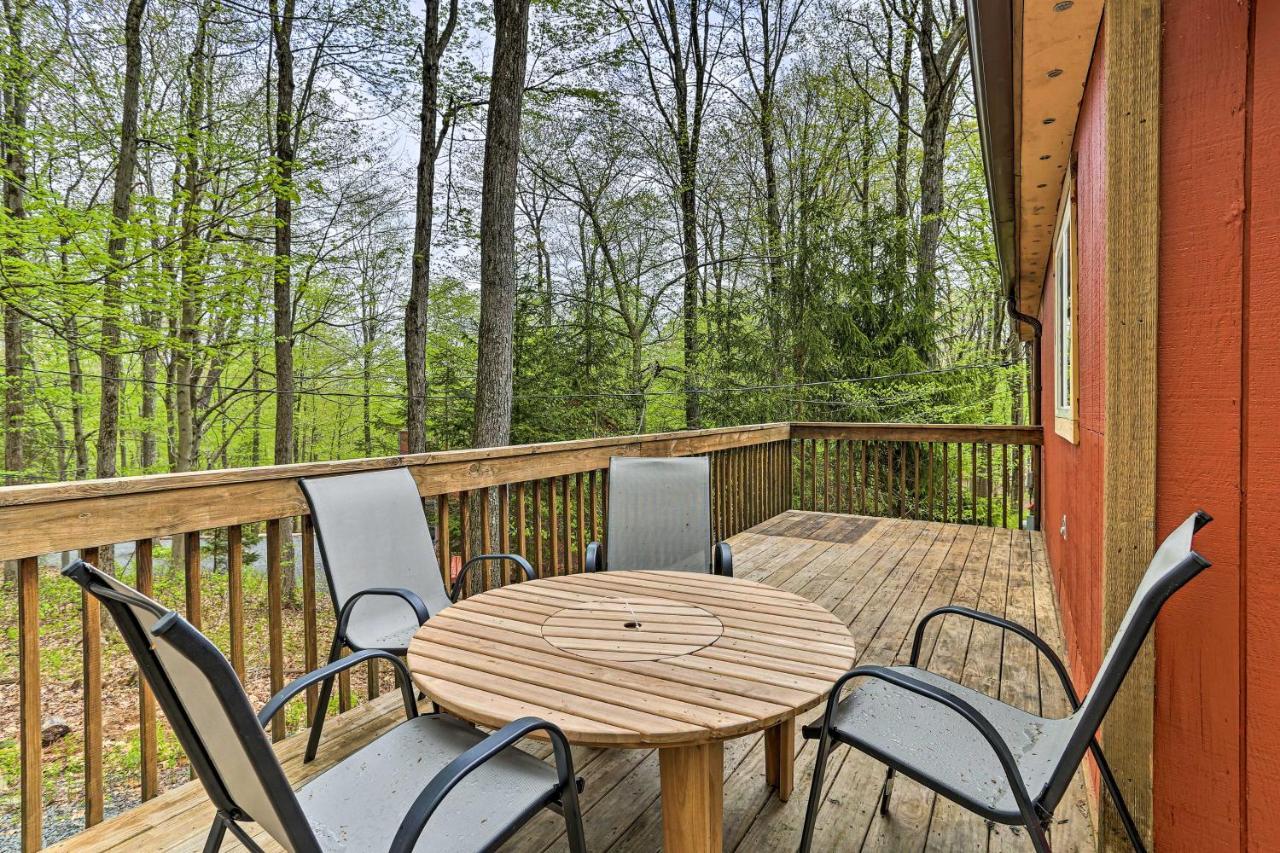 Holiday home Pocono With Fire Pit, Walk To And Beach! Pocono Lake