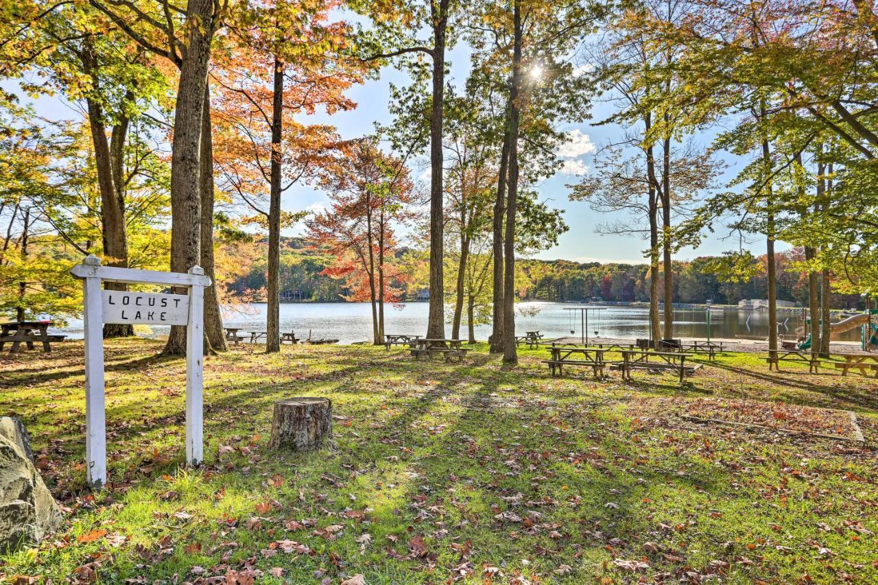 Pocono With Fire Pit, Walk To And Beach! *